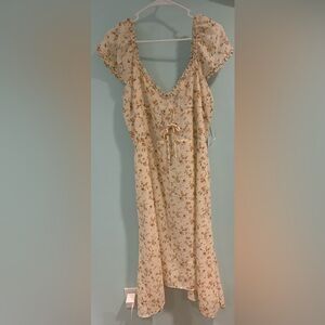 Brand: Dex
Size: XL
Color: cream and floral